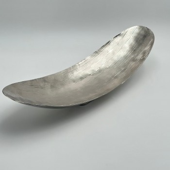 صحن تقديم معدنية فاخرة – تصميم أنيق وعصري  49×15×11سم 