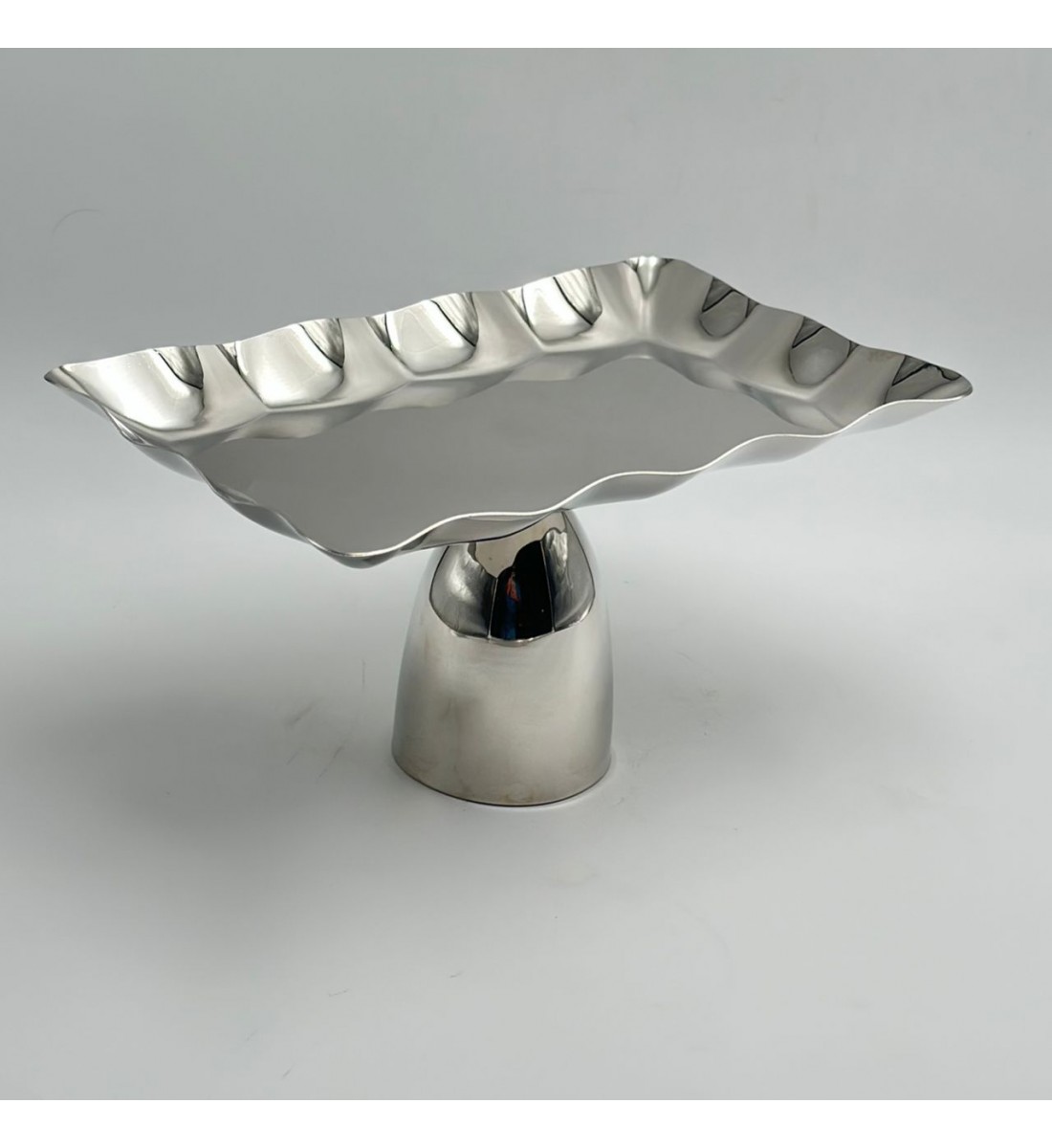 صحن تقديم معدنية فاخرة – تصميم أنيق وعصري 28×17×15سم 