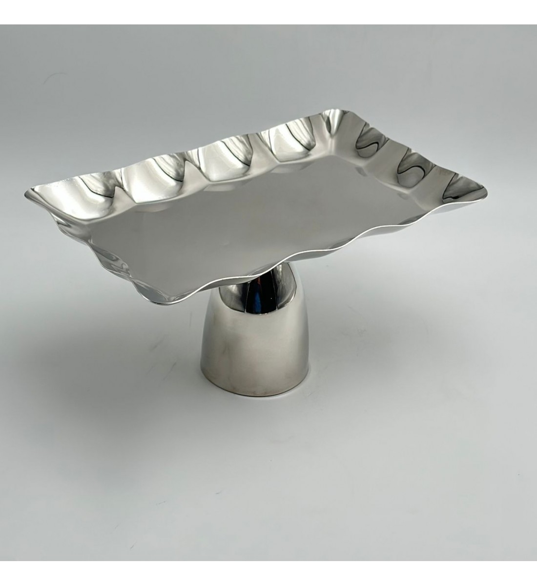 صحن تقديم معدنية فاخرة – تصميم أنيق وعصري 28×17×15سم 