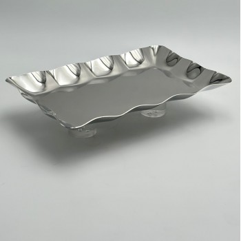 صحن تقديم معدنية فاخرة – تصميم أنيق وعصري 17×28×7سم 