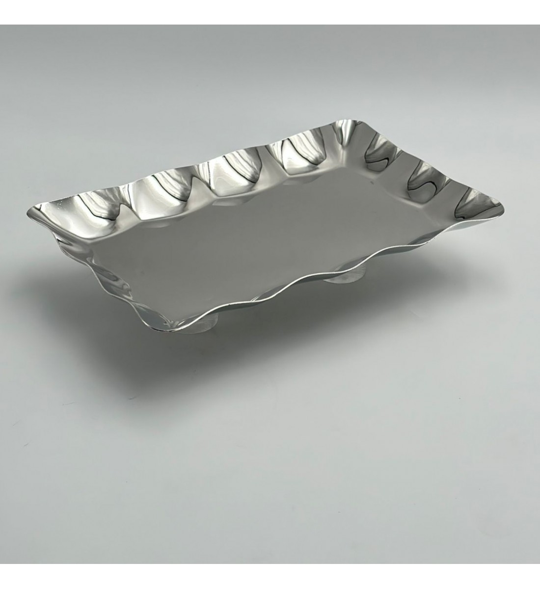 صحن تقديم معدنية فاخرة – تصميم أنيق وعصري 17×28×7سم 