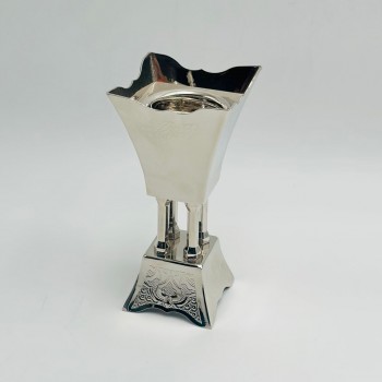 مبخرة بتصميم أنيق وعصري مصنوعة من معدن عالي الجودة8×8×18سم 