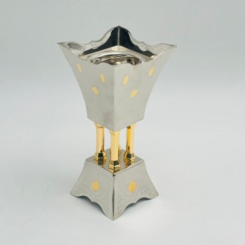 مبخرة بتصميم أنيق وعصري مصنوعة من معدن عالي الجودة8×8×18سم 