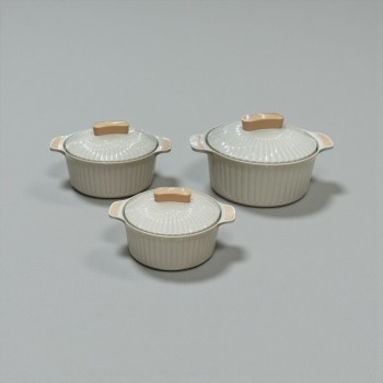 طقم حافظات طعام بلاستيك – 3 قطع بغطاء بيج طقم حافظات طعام بلاستيك – 3 قطع بغطاء بيج