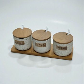 طقم علب تخزين المطبخ مع حامل خشبي – 7 قطع سيرميك طقم علب تخزين المطبخ مع حامل خشبي – 7 قطع سيرميك