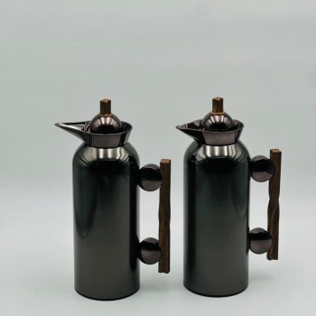 طقم  ترمس  شاي وقهوة أنيق يجمع بين التصميم العصري والانيق 