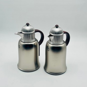 طقم  ترمس  شاي وقهوة أنيق يجمع بين التصميم العصري والانيق 