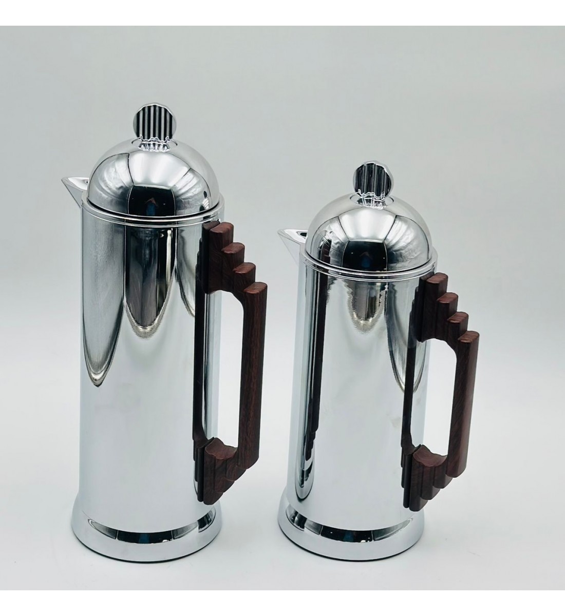 طقم  ترمس  شاي وقهوة أنيق يجمع بين التصميم العصري والانيق 