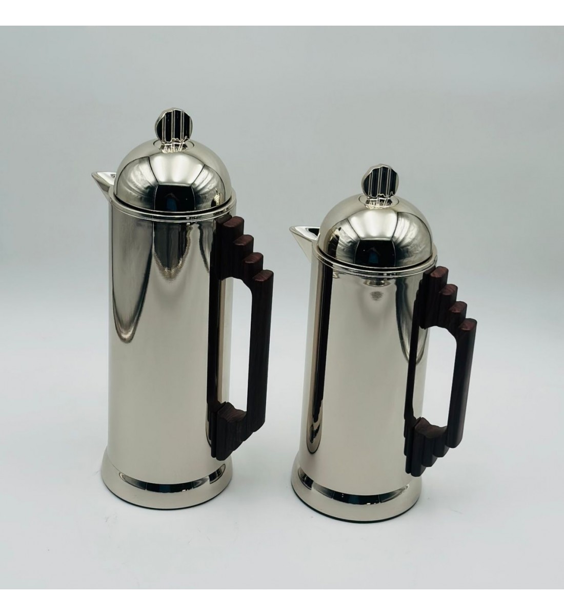 طقم  ترمس  شاي وقهوة أنيق يجمع بين التصميم العصري والانيق 