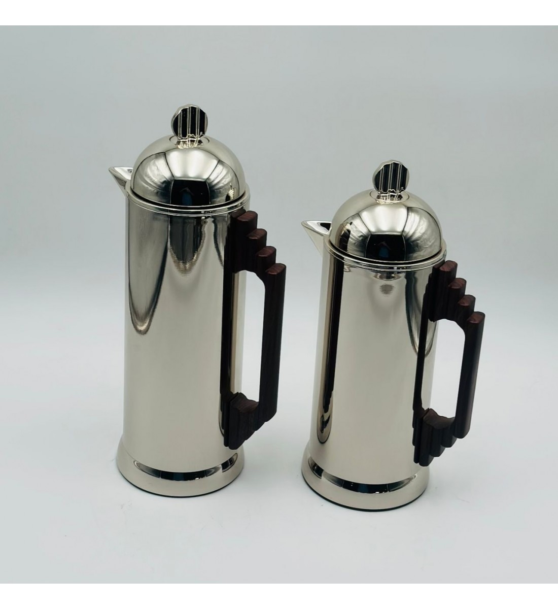 طقم  ترمس  شاي وقهوة أنيق يجمع بين التصميم العصري والانيق 