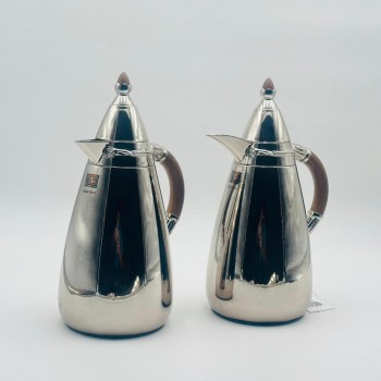 طقم  ترمس  شاي وقهوة أنيق يجمع بين التصميم العصري والانيق 