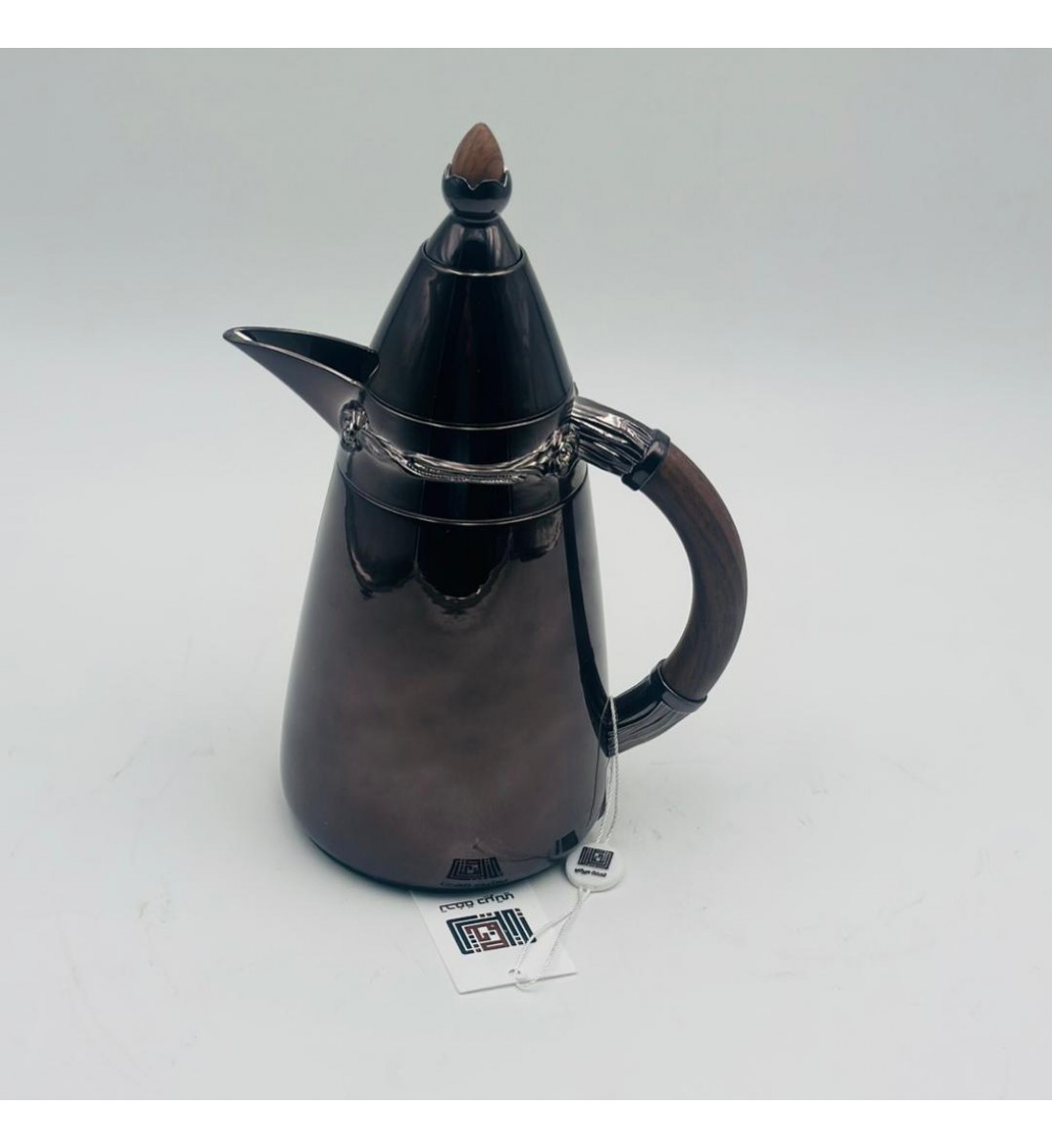 ترمس أنيق بتصميم عصري يجمع بين البساطة والفخامة، مصنوع من هيكل معدني 350مل 