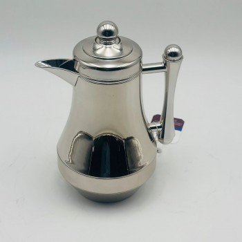 ترمس أنيق بتصميم عصري يجمع بين البساطة والفخامة، مصنوع من هيكل معدني 500مل 