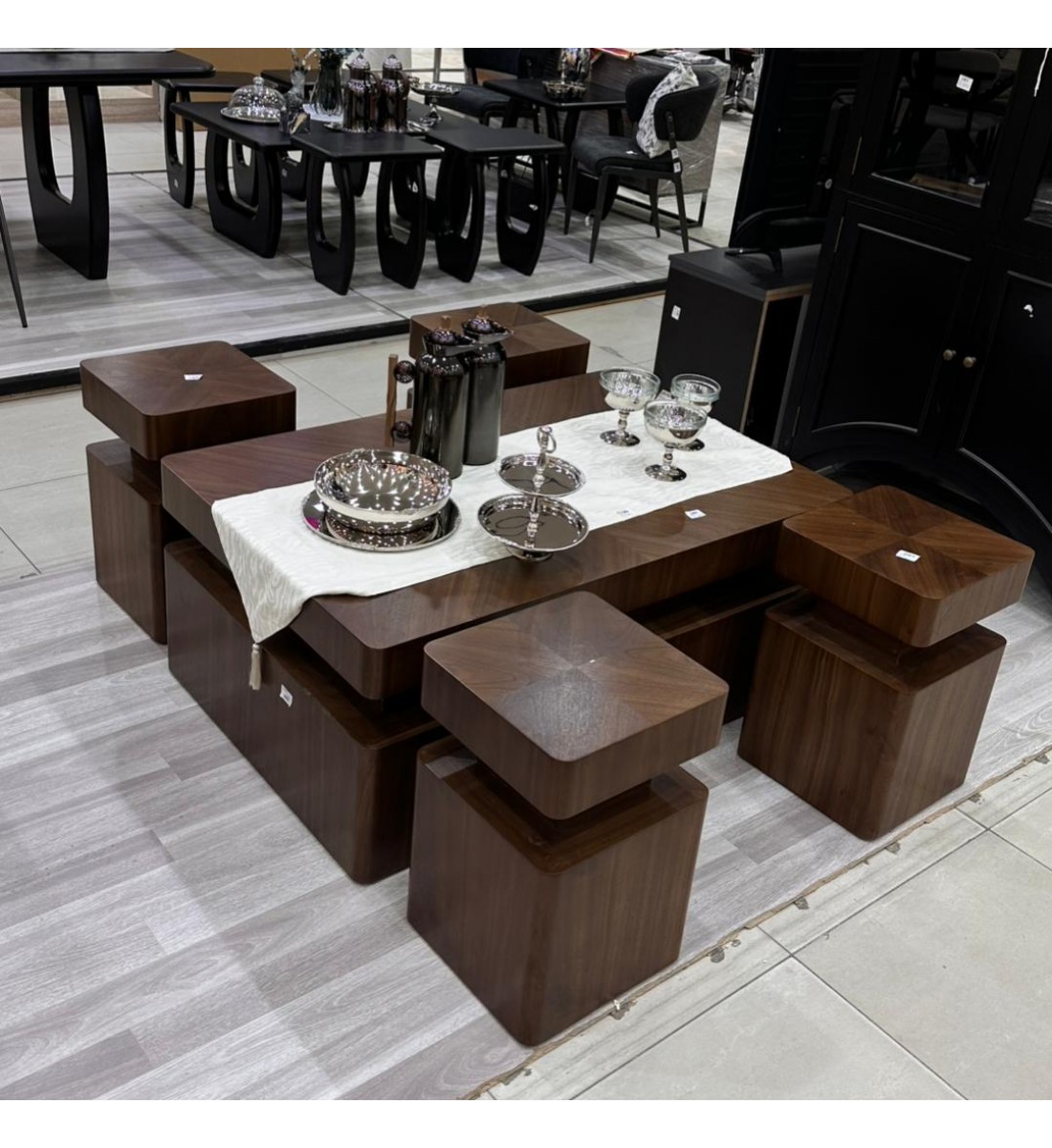 طاولة قهوة أنيقة بتصميم عصري ولون بني فاخر، 5قطع (منتج تفصيل )