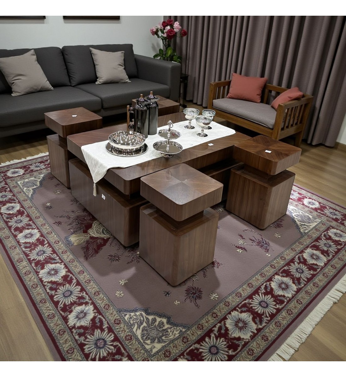 طاولة قهوة أنيقة بتصميم عصري ولون بني فاخر، 5قطع (منتج تفصيل )