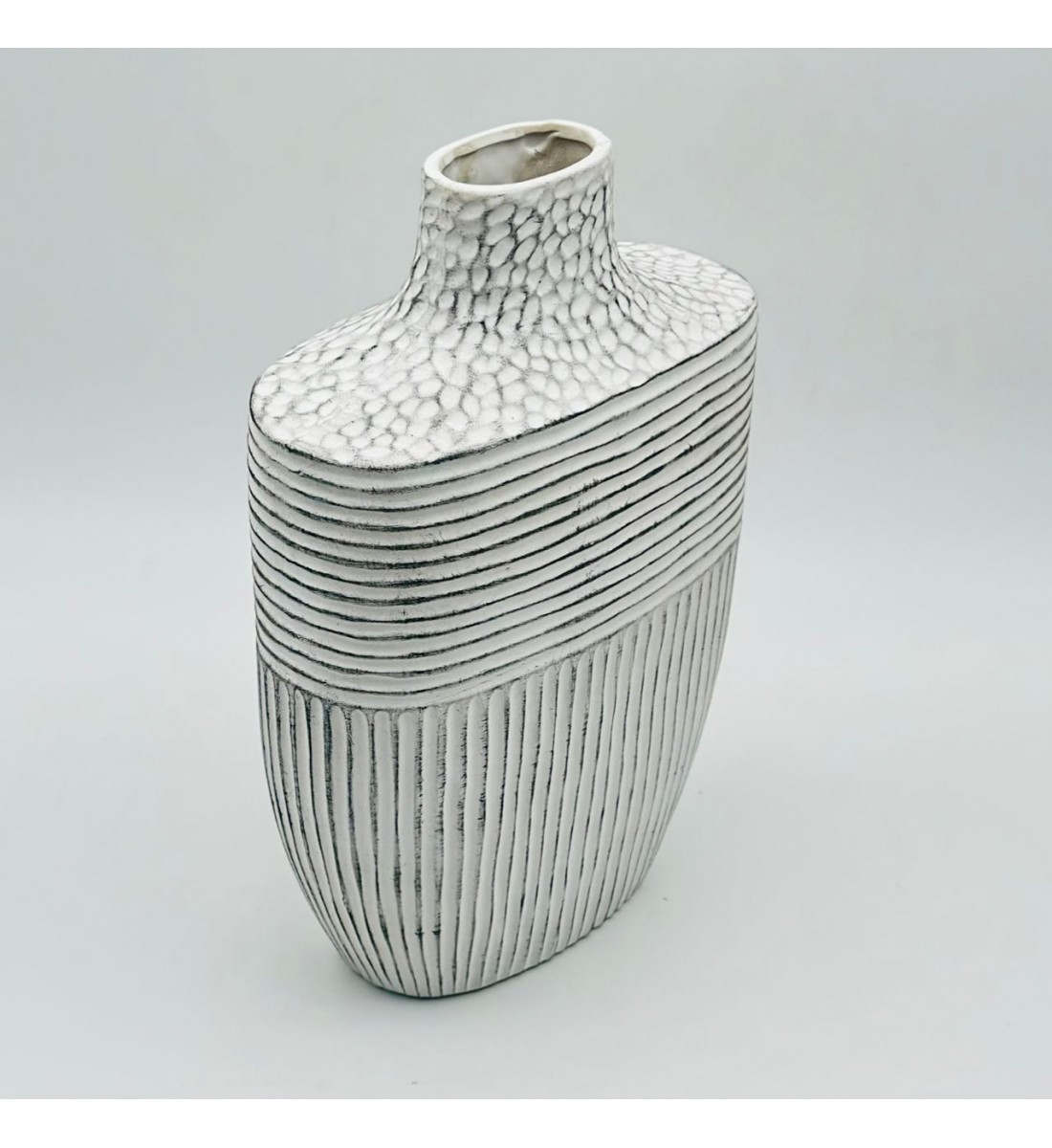 فازة ديكور أنيقة مصنوعة سيراميك 30×4×7سم 