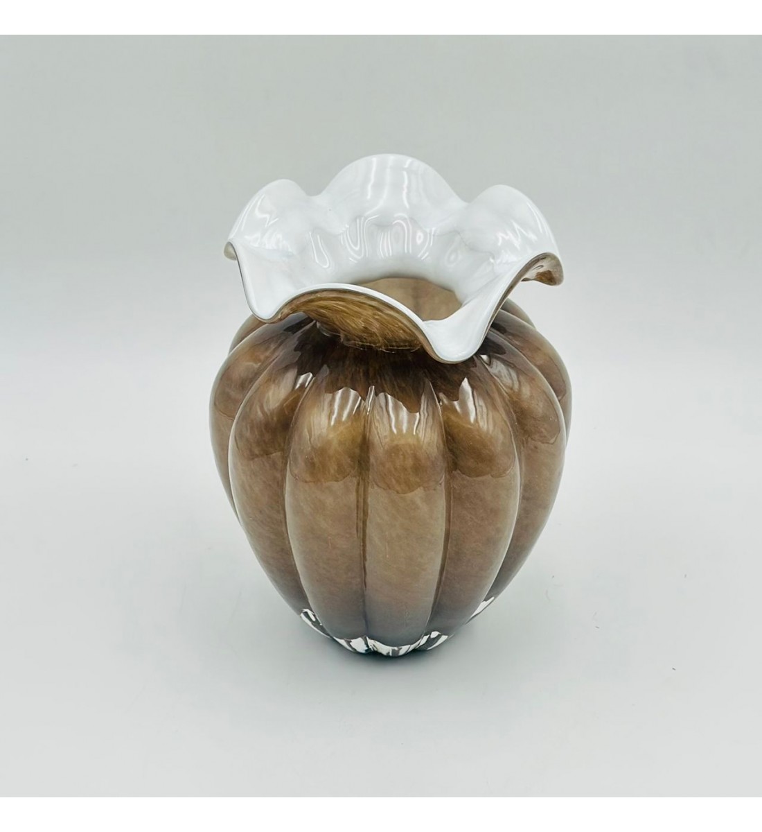 فازة ديكور أنيقة مصنوعة من الزجاج 14×14×22سم 