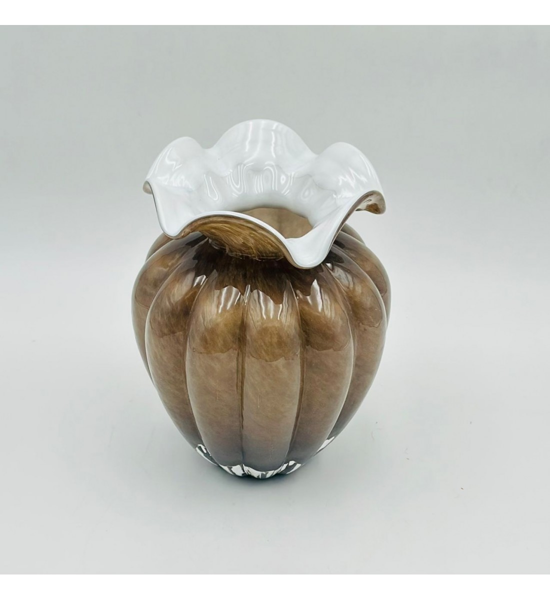 فازة ديكور أنيقة مصنوعة من الزجاج 14×14×22سم 