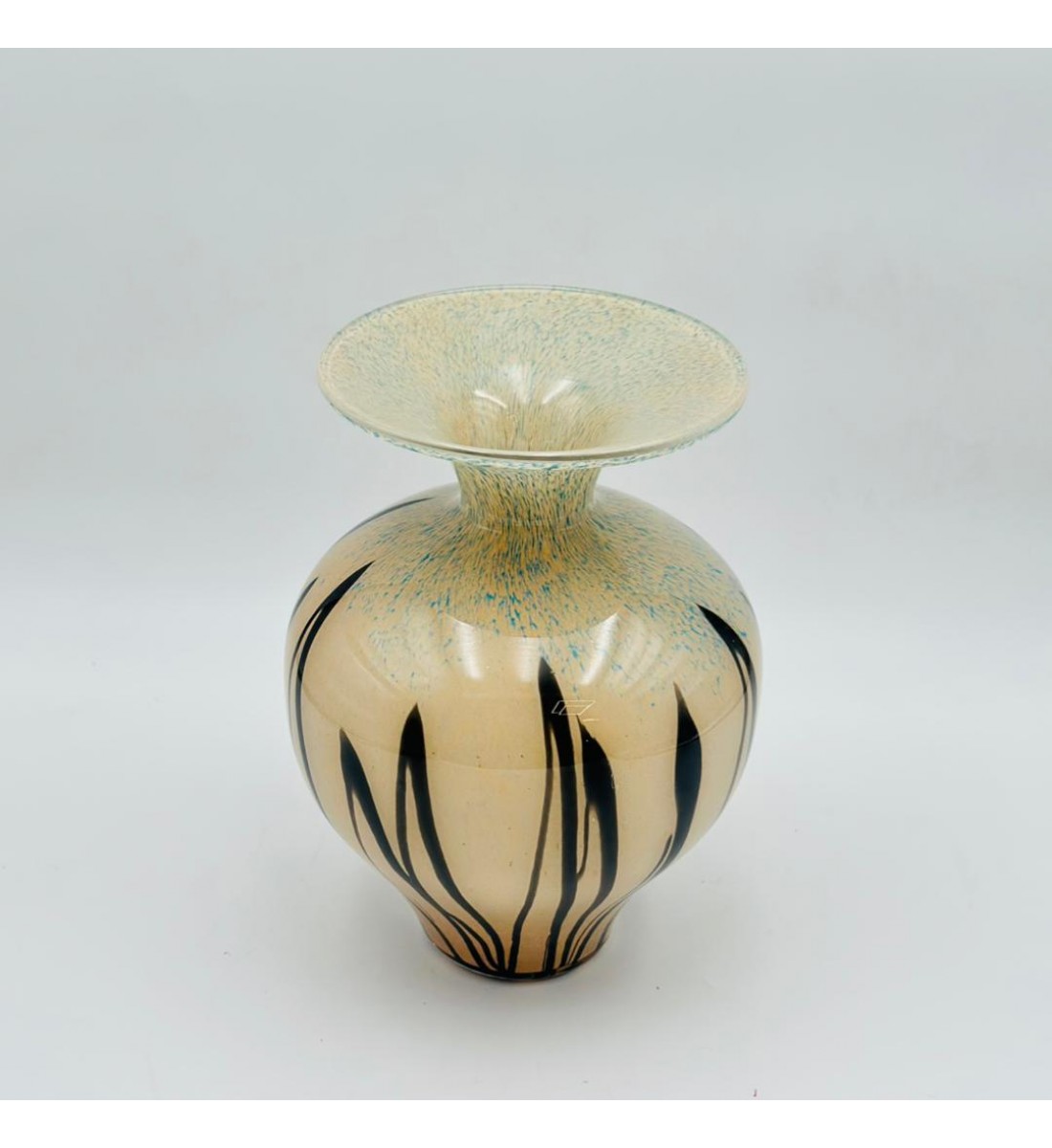 فازة ديكور أنيقة مصنوعة من الزجاج 16×16×26سم 