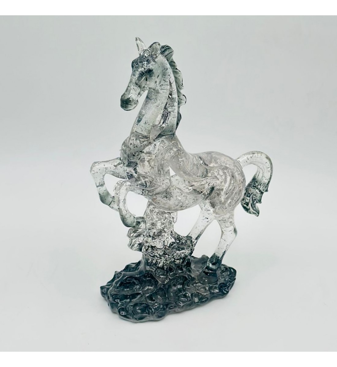 قطعة ديكور أنيقة بتصميم مجسّم لحصان في وضعية حركة30×18×8سم 