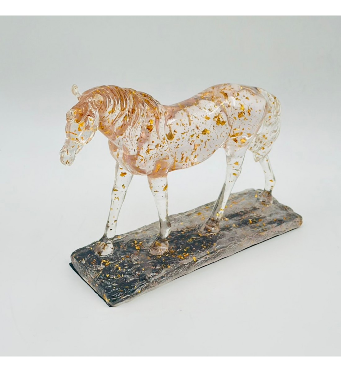 قطعة ديكور أنيقة بتصميم مجسّم لحصان في وضعية حركة28×9×24سم 
