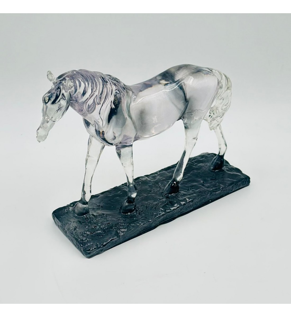 قطعة ديكور أنيقة بتصميم مجسّم لحصان في وضعية حركة28×9×24سم 