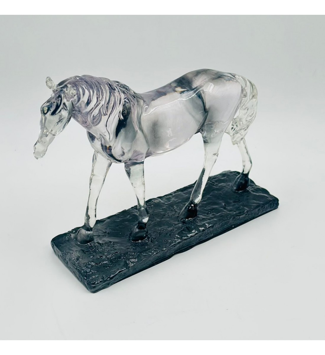 قطعة ديكور أنيقة بتصميم مجسّم لحصان في وضعية حركة28×9×24سم 