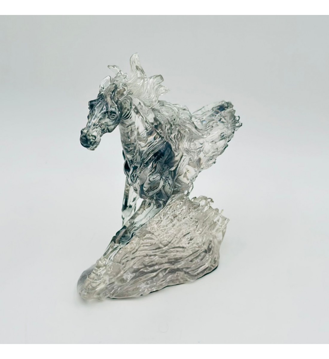 قطعة ديكور أنيقة بتصميم مجسّم لحصان في وضعية حركة28×9×24سم 