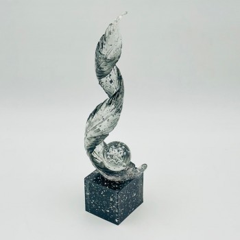 قطعة ديكور فنية بتصميم عصري يجمع بين الانسيابية والأناقة36×7×7سم 