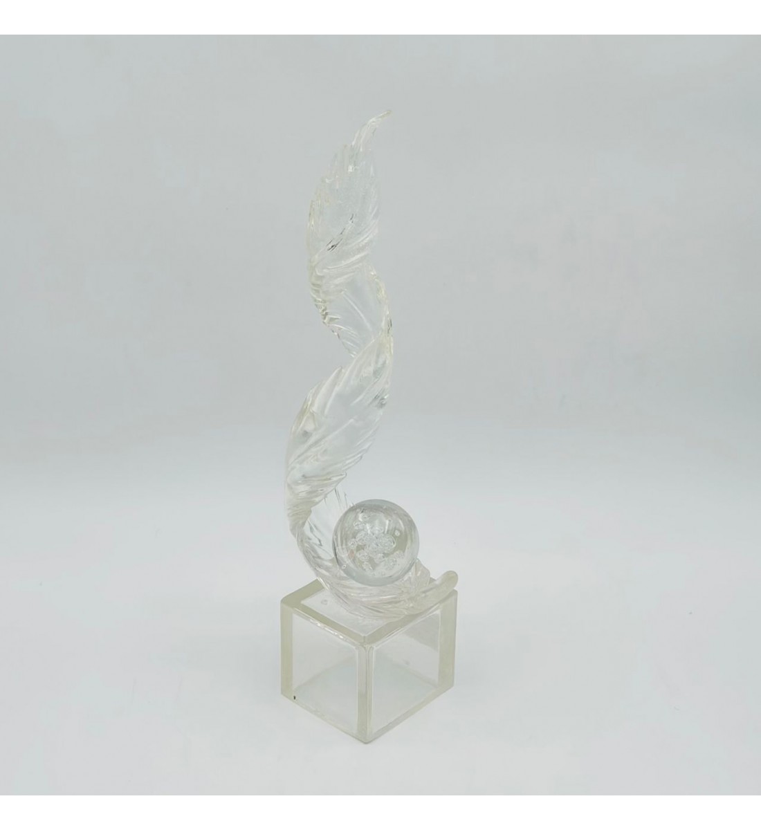 قطعة ديكور فنية بتصميم عصري يجمع بين الانسيابية والأناقة36×7×7سم 