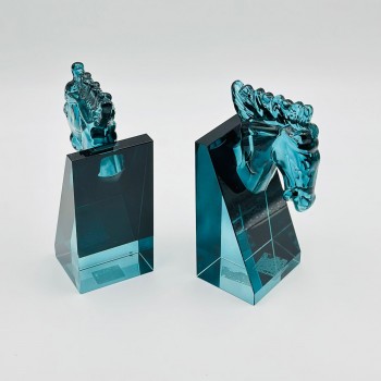 حامل كتاب ديكور كرستال أنيق، يضيف لمسة من الفخامة لمكتبتك أو غرفة القراءة