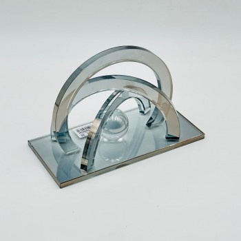 قطعة ديكور أنيقة بتصميم ، تتميز بتفاصيل دقيقة ولمسة فنية راقية تعكس القوة والجمال في آنٍ واحد.25×12×17سم 