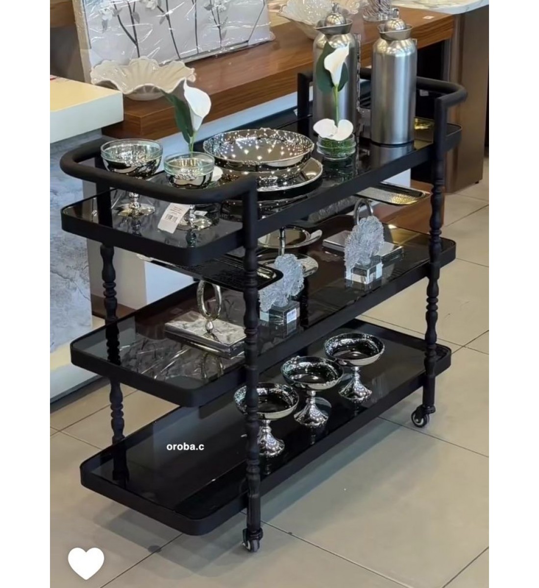 عربية تقديم  3دور زجاج وحديد لون اسود