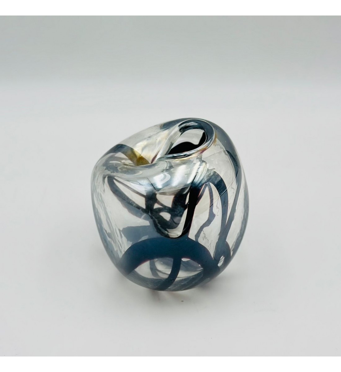 فازه زجاج  تصميم كلاسيك مقاس20×6×6سم 