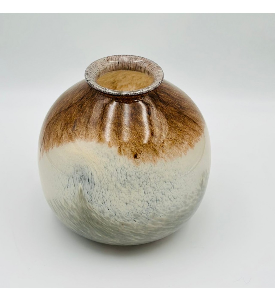 فازه زجاج تصميم كلاسيك مقاس23×9×9سم فازه زجاج تصميم كلاسيك مقاس23×9×9سم