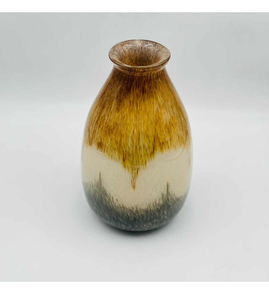 فازه زجاج تصميم كلاسيك مقاس 30×9×9سم فازه زجاج تصميم كلاسيك مقاس 30×9×9سم