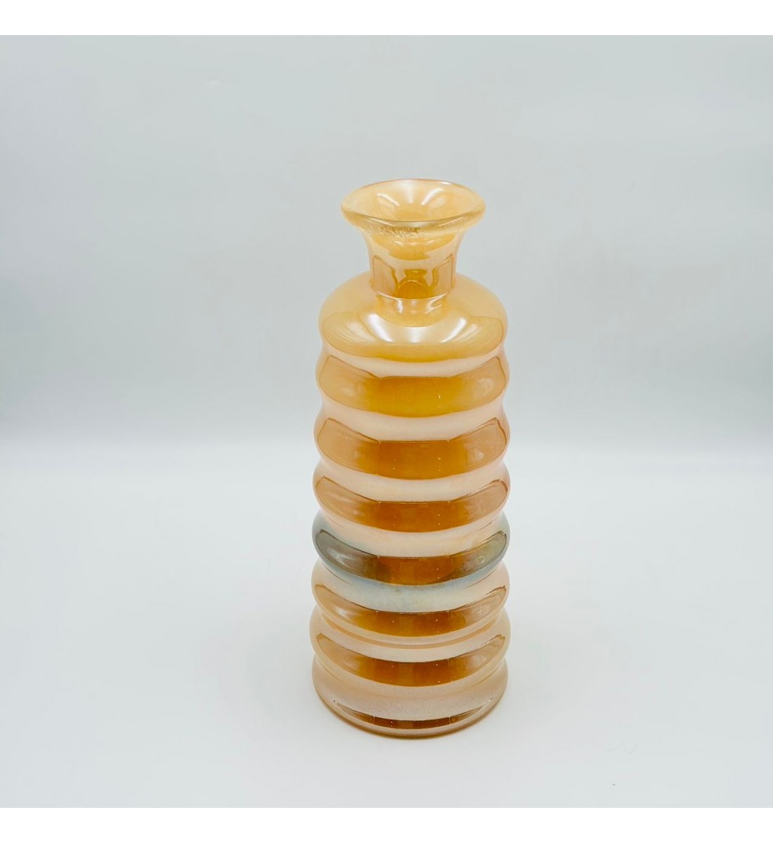 فازه زجاج تصميم كلاسيك مقاس 38×9×9سم فازه زجاج تصميم كلاسيك مقاس 38×9×9سم