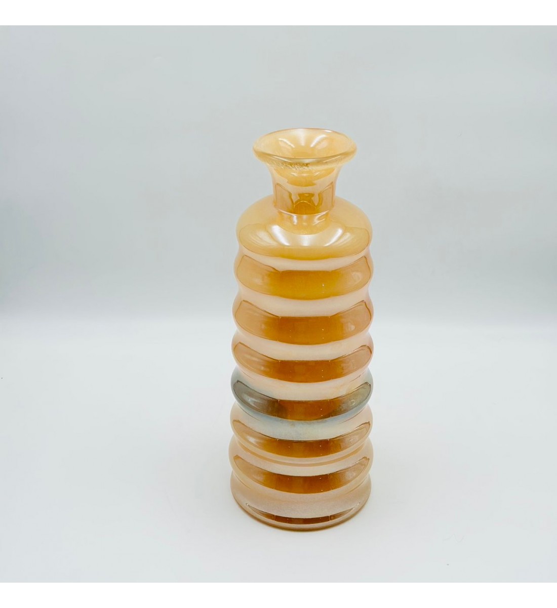 فازه زجاج تصميم كلاسيك مقاس 38×9×9سم فازه زجاج تصميم كلاسيك مقاس 38×9×9سم