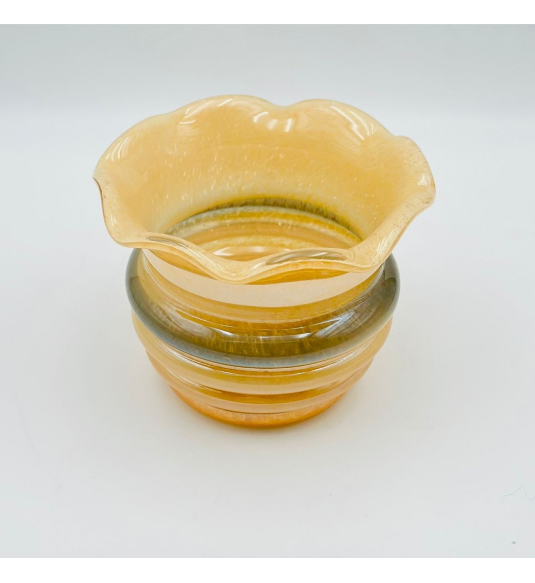 فازه زجاج تصميم كلاسيك مقاس 20×20×15سم فازه زجاج تصميم كلاسيك مقاس 20×20×15سم