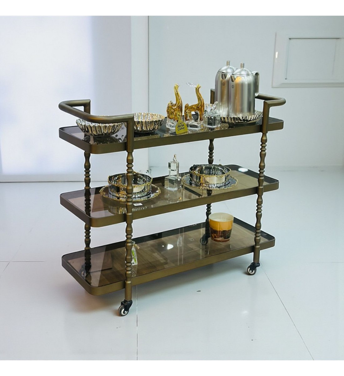 عربية تقديم 3دور زجاج وحديد لون ذهبي عربية تقديم 3دور زجاج وحديد لون ذهبي