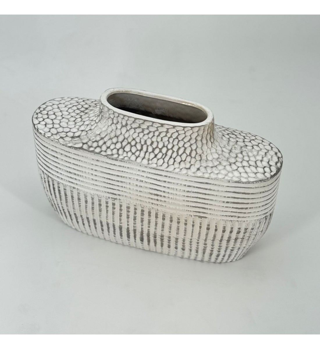 فازه  أنيقة لفازة سيراميك\ بتصميم انسيابي عصري20×23×5سم 