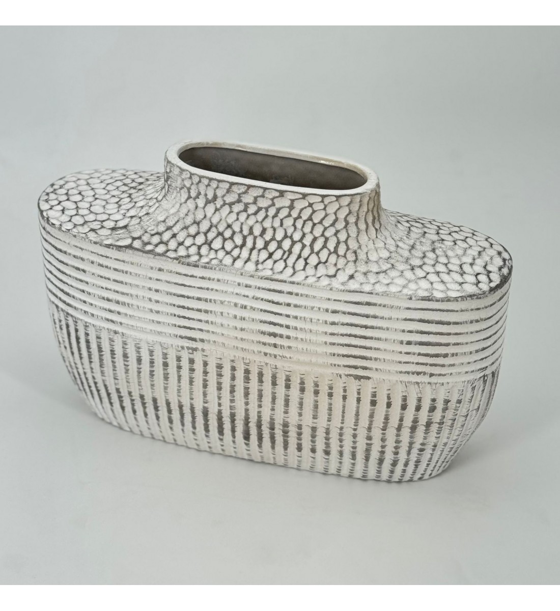 فازه  أنيقة لفازة سيراميك\ بتصميم انسيابي عصري20×23×5سم 