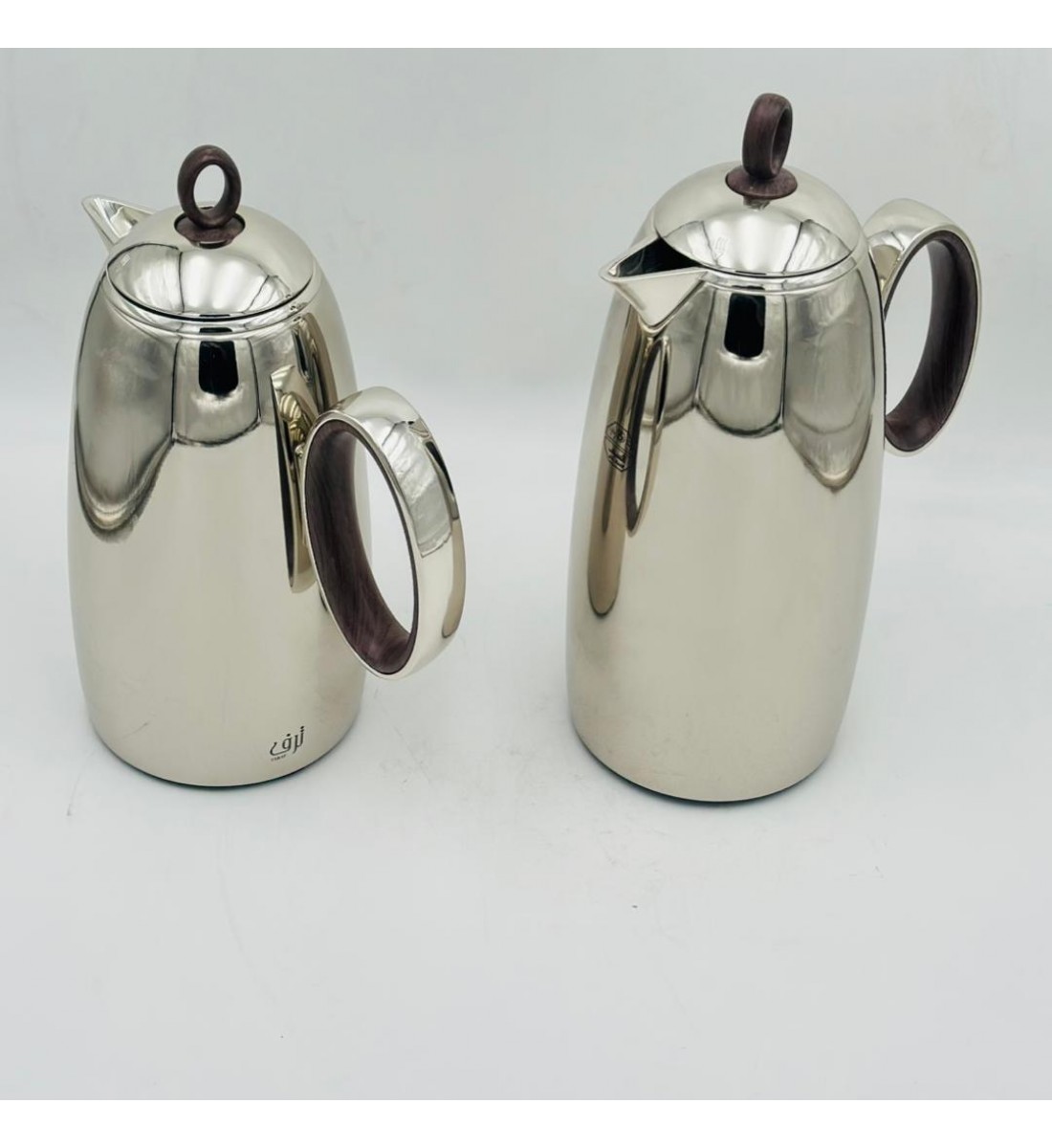 طقم  ترمس  شاي وقهوة أنيق يجمع بين التصميم العصري والانيق 