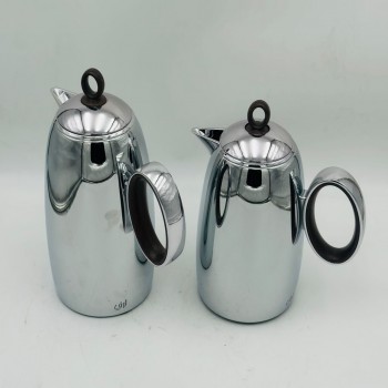 طقم  ترمس  شاي وقهوة أنيق يجمع بين التصميم العصري والانيق 