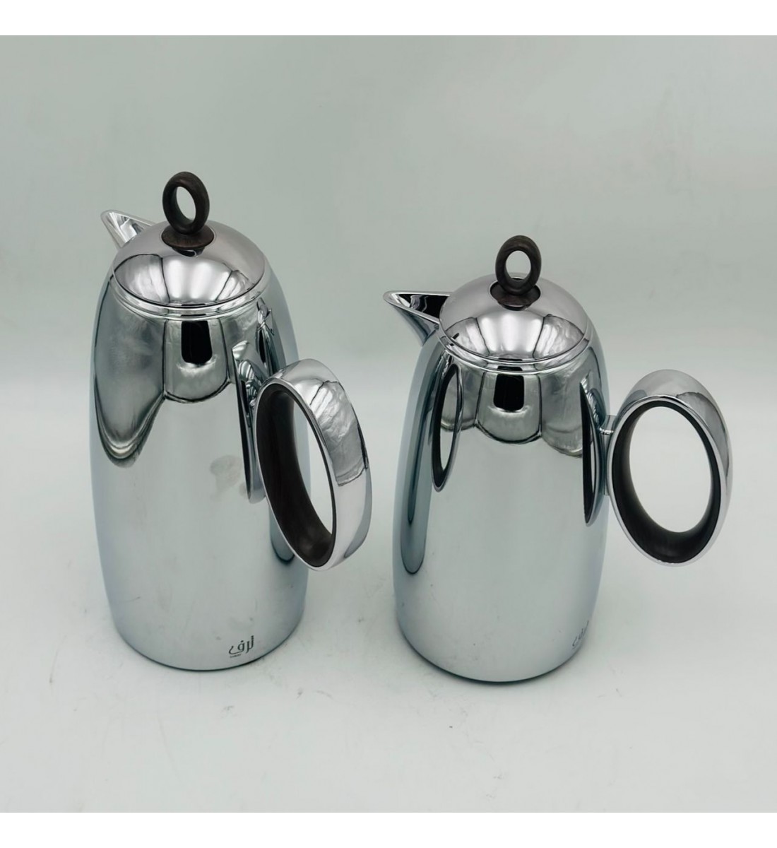 طقم  ترمس  شاي وقهوة أنيق يجمع بين التصميم العصري والانيق 