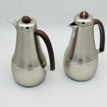 طقم  ترمس  شاي وقهوة أنيق يجمع بين التصميم العصري والانيق 