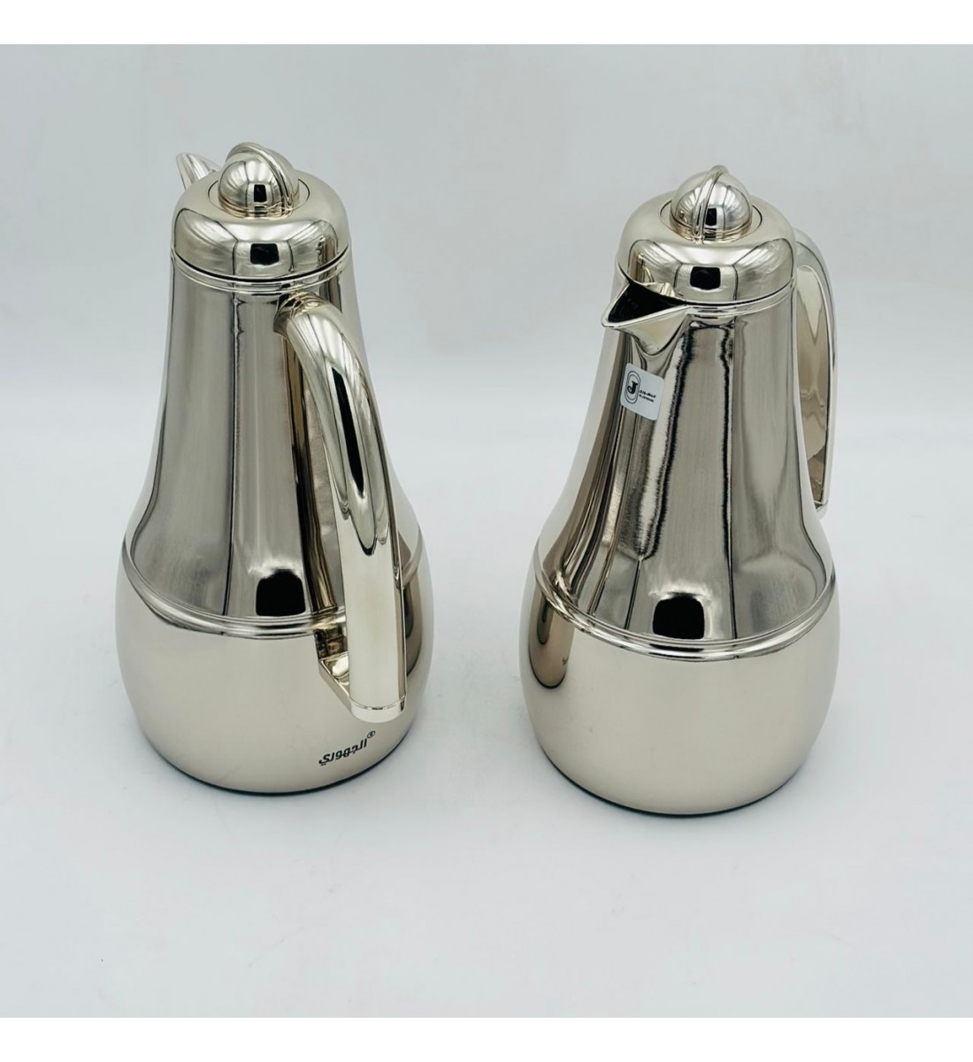 طقم  ترمس  شاي وقهوة أنيق يجمع بين التصميم العصري والانيق 