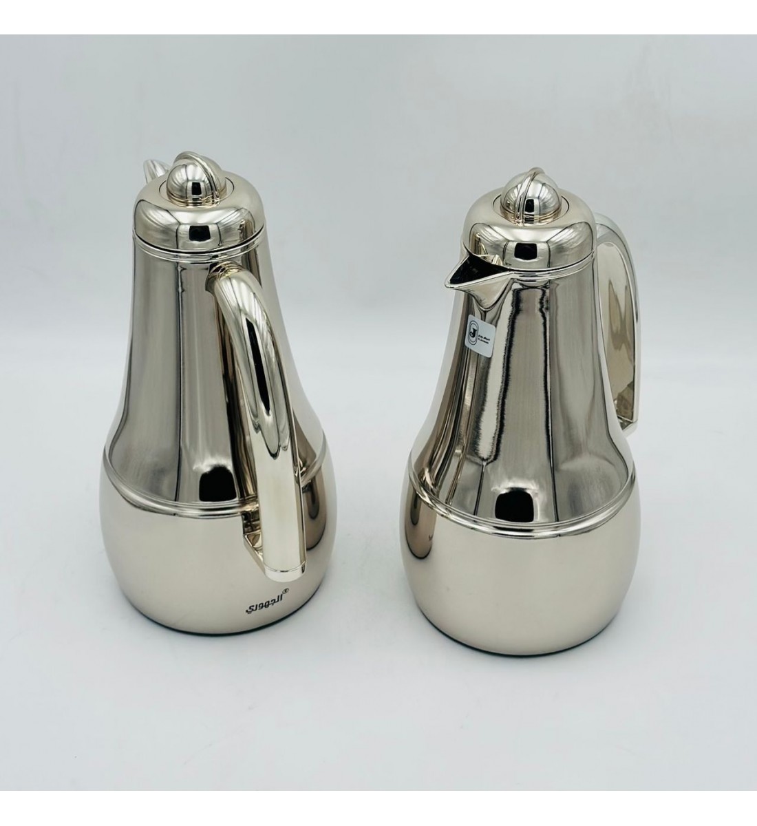 طقم  ترمس  شاي وقهوة أنيق يجمع بين التصميم العصري والانيق 