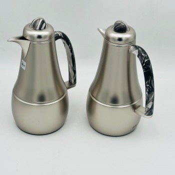 طقم  ترمس  شاي وقهوة أنيق يجمع بين التصميم العصري والانيق 