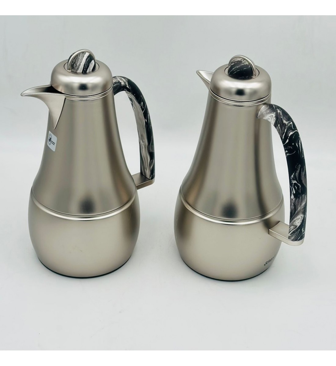 طقم ترمس شاي وقهوة أنيق يجمع بين التصميم العصري والانيق طقم ترمس شاي وقهوة أنيق يجمع بين التصميم العصري والانيق